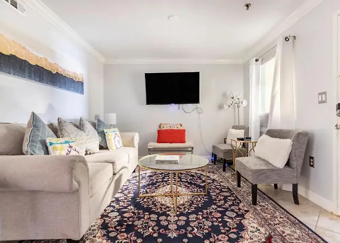 Cute Coastal Condo- 2 Bedrooms 2 Bathrooms- Pool, Hot Tub, Tennis, Pickleball