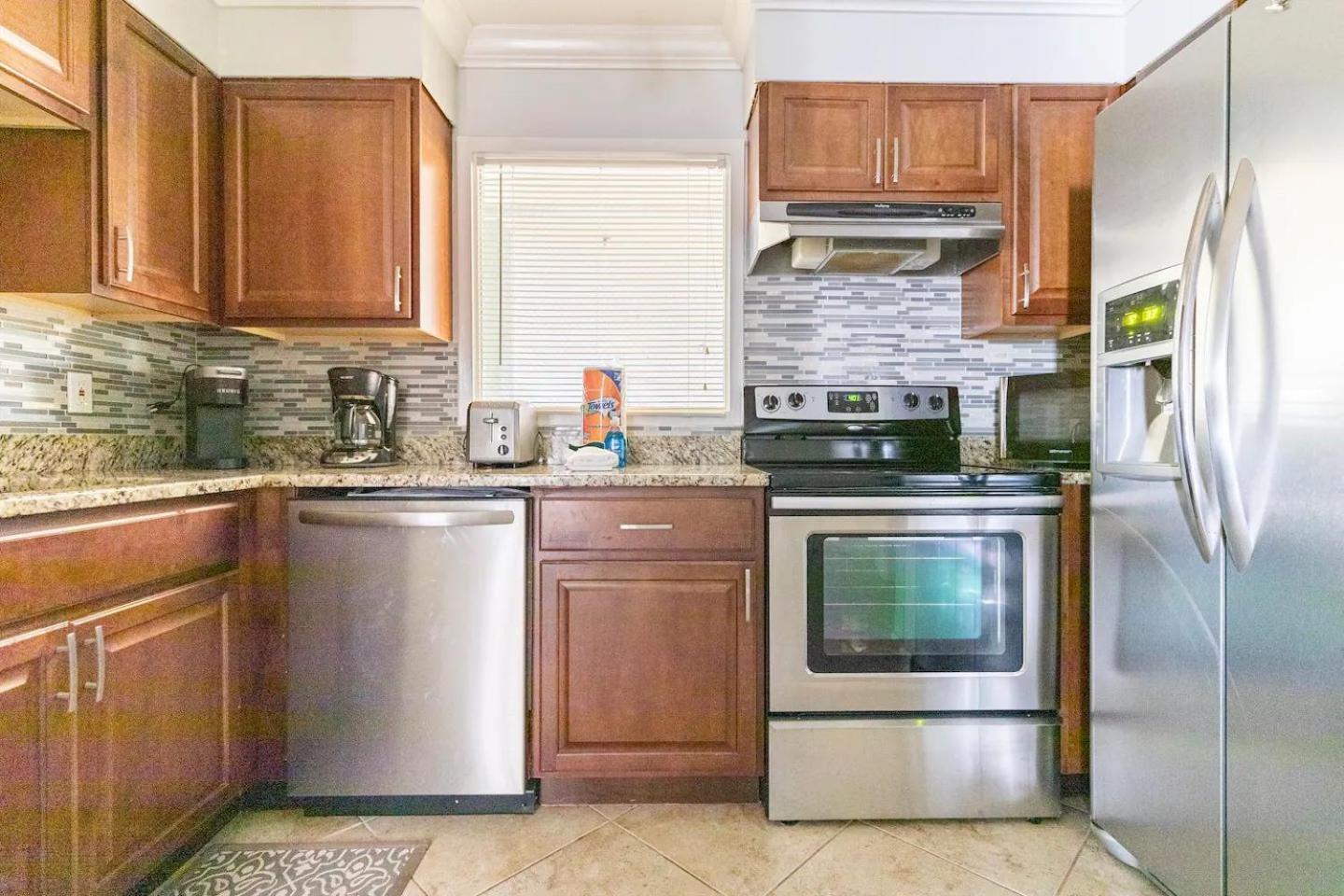 Cute Coastal Condo- 2 Bedrooms 2 Bathrooms- Pool, Hot Tub, Tennis, Pickleball *